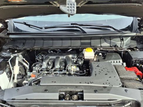 Used 2025 Nissan Pathfinder SL AWD/4WD image 35