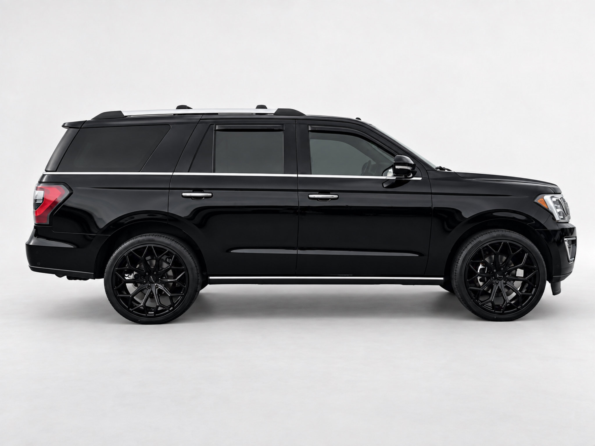 Used 2019 Ford Expedition Limited w/ Equipment Group 302A AWD/4WD image 6