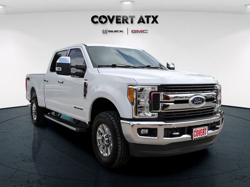 Used 2017 Ford F250 XLT w/ XLT Premium Package AWD/4WD image 9