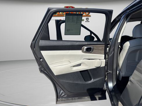 Used 2022 Kia Sorento EX image 23