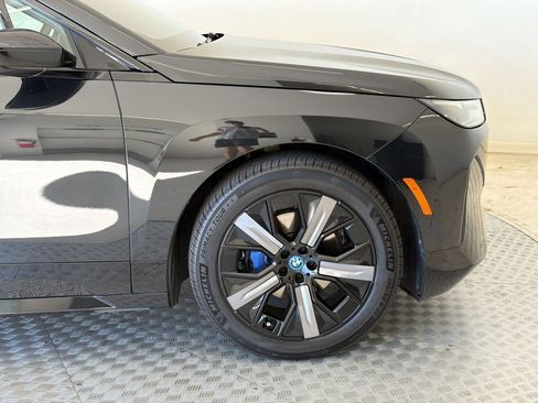 Used 2025 BMW iX xDrive50 w/ Premium Package AWD/4WD image 13