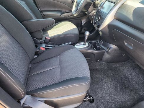 Used 2018 Nissan Versa SV FWD image 27