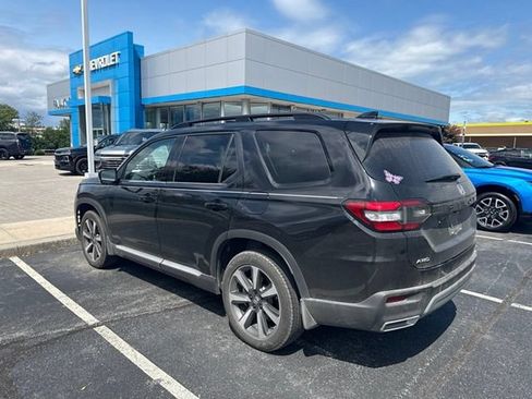 Used 2025 Honda Pilot Elite image 8