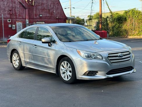 Used 2015 Subaru Legacy 2.5i Premium w/ Moonroof Package AWD/4WD image 12