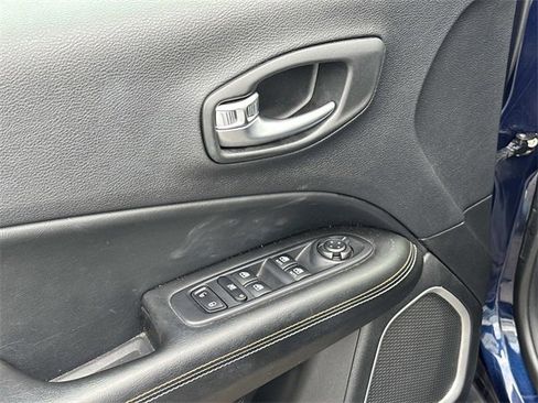 Certified 2019 Jeep Compass Latitude image 15