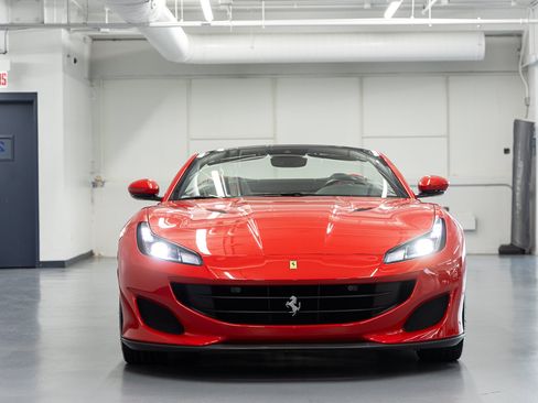 Used 2020 Ferrari Portofino RWD image 8