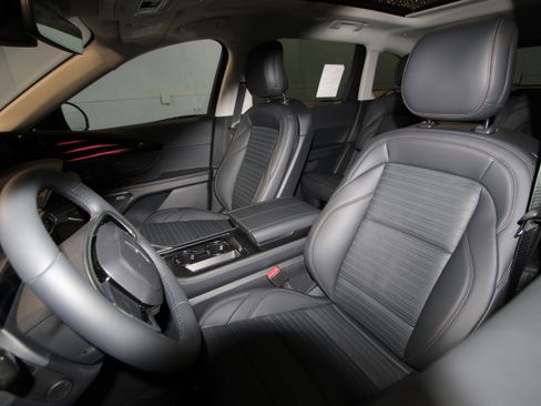 New 2026 Lincoln Nautilus Reserve w/ Jet Appearance Package image 3