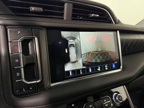 Used 2024 GMC Yukon Denali RWD image 22