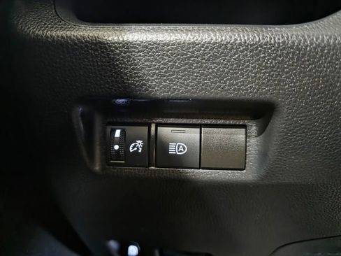 Used 2025 Toyota RAV4 XLE image 18