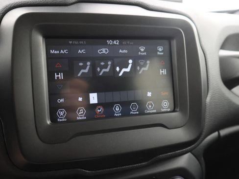 Used 2019 Jeep Renegade Latitude AWD/4WD image 46
