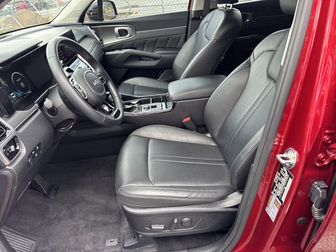 Certified 2023 Kia Sorento SX image 9