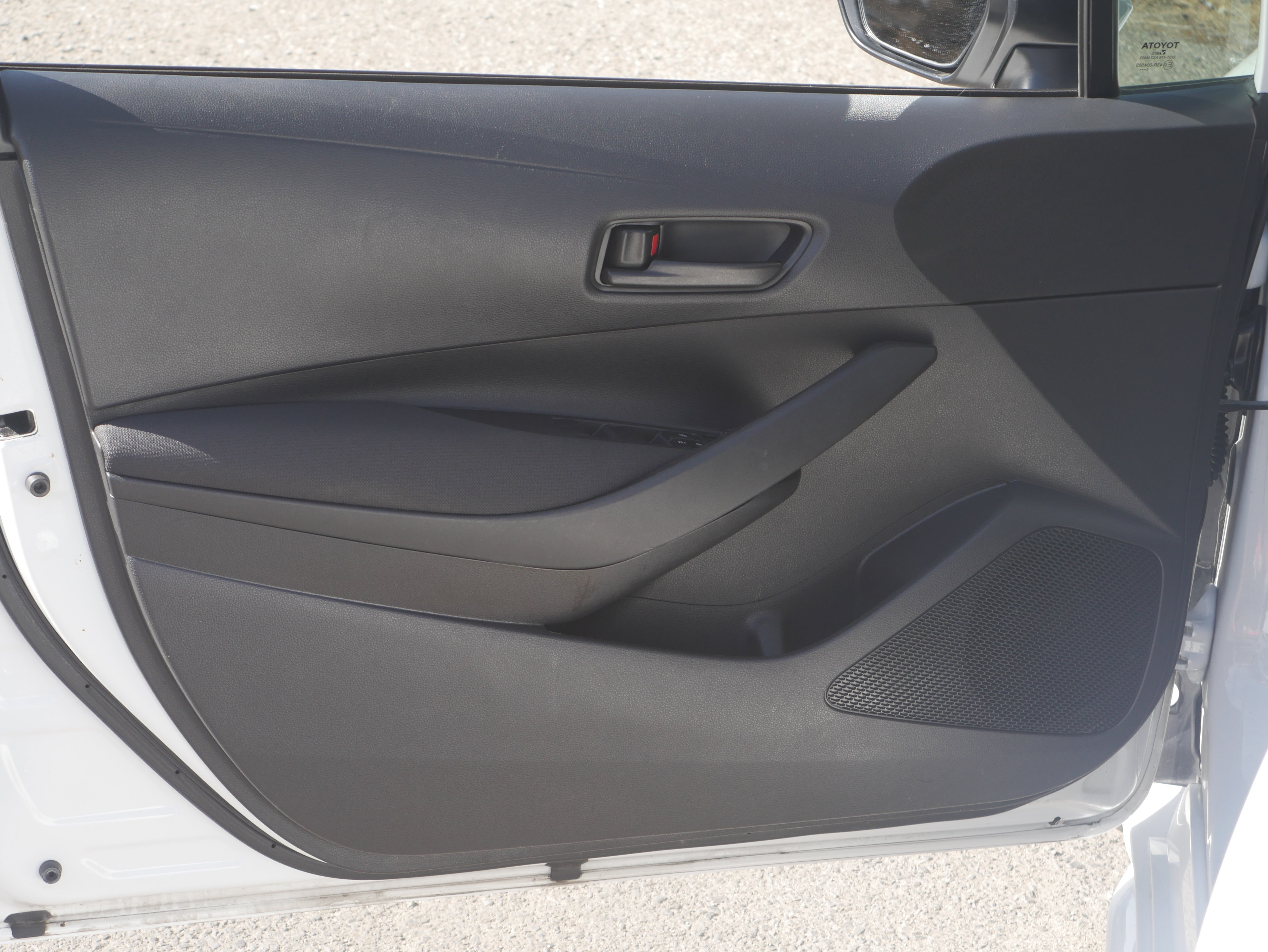 Used 2022 Toyota Corolla LE FWD image 23