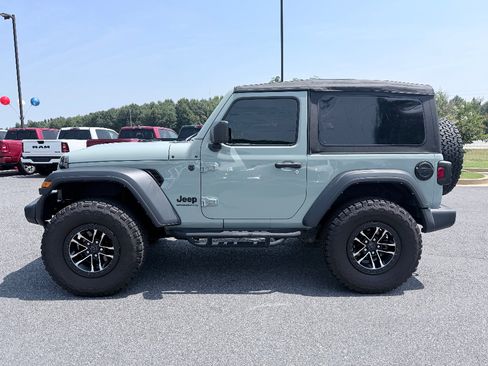 Used 2023 Jeep Wrangler Sport AWD/4WD image 32