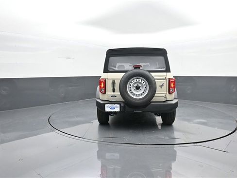 New 2025 Ford Bronco 4-Door image 6