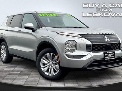 New 2025 Mitsubishi Outlander ES