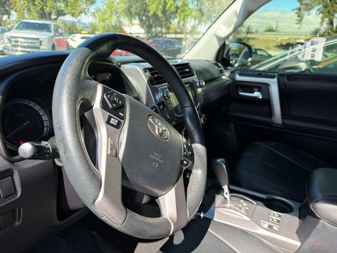 Used 2018 Toyota 4Runner SR5 Premium AWD/4WD image 11