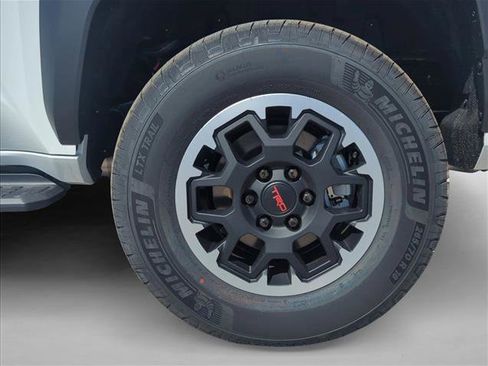 New 2026 Toyota 4Runner TRD Off-Road Premium AWD/4WD image 9
