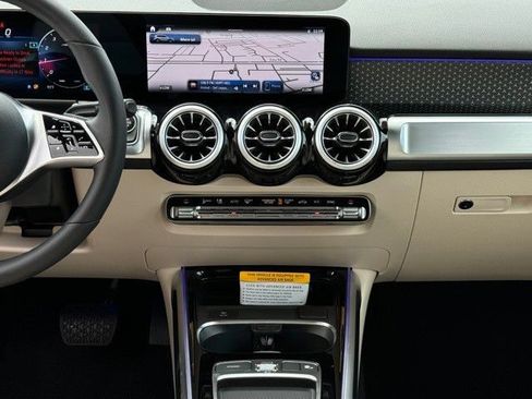 Certified 2025 Mercedes-Benz GLB 250 image 9