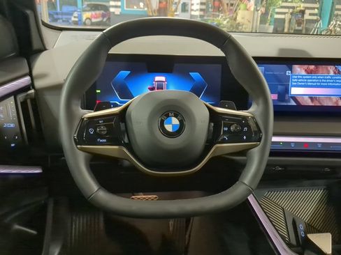 Used 2025 BMW X3 xDrive30i AWD/4WD image 2