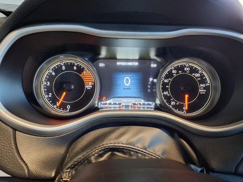 Used 2017 Jeep Cherokee Trailhawk w/ Cold Weather Group image 26