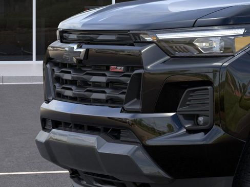New 2025 Chevrolet Colorado Z71 w/ Midnight Edition image 13