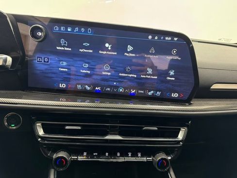 Used 2026 Chevrolet Traverse High Country w/ LPO, Floor Liner Package FWD image 4