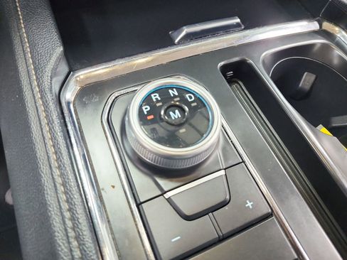 Used 2024 Ford Expedition XLT image 27