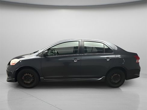 Used 2007 Toyota Yaris Base image 2