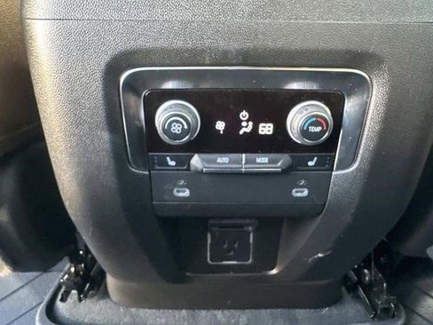 Certified 2024 Chevrolet Suburban High Country image 7