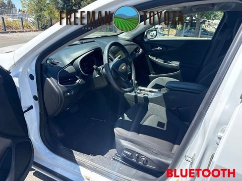 Used 2023 Chevrolet Malibu LT FWD image 7