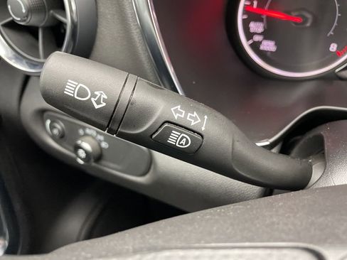 Used 2025 Chevrolet Blazer LT w/ Convenience Package image 28