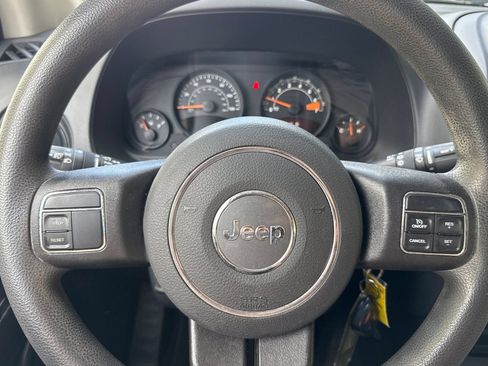 Used 2015 Jeep Compass Sport w/ Power Value Group FWD image 18