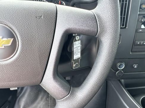 New 2025 Chevrolet Express 2500 Work Van w/ Enhanced Convenience Package image 23