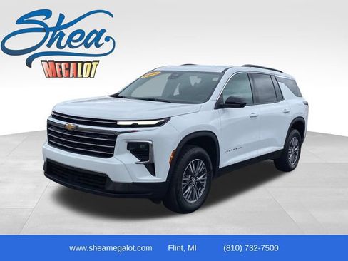 Certified 2026 Chevrolet Traverse LT AWD/4WD image 1