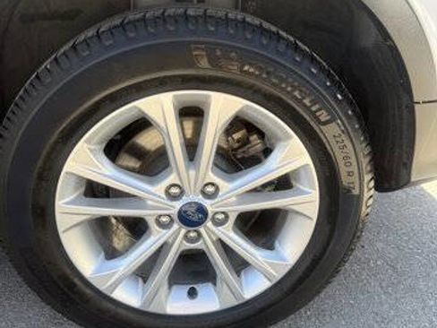 Used 2019 Ford Escape SE FWD image 21