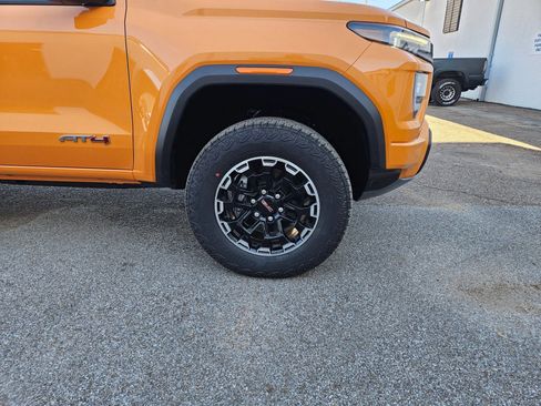 New 2026 GMC Canyon AT4 w/ AT4 Premium Package image 29