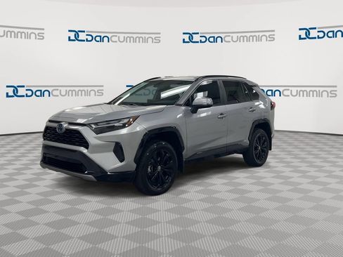Used 2024 Toyota RAV4 SE AWD/4WD image 4
