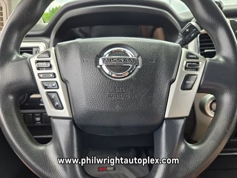 Used 2019 Nissan Titan SV RWD image 23