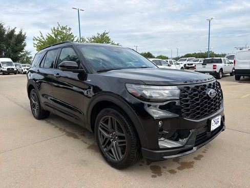 New 2026 Ford Explorer ST-Line w/ ST-Line Street Pack AWD/4WD image 3