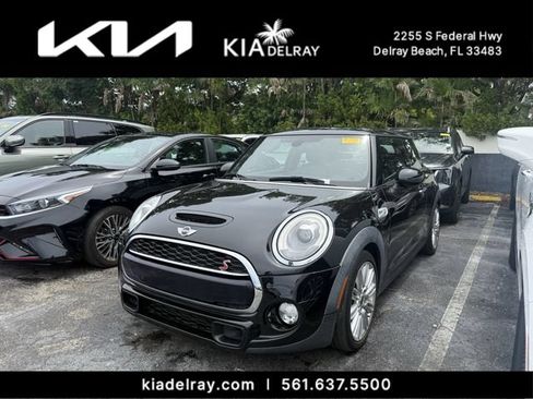 Used 2018 MINI Cooper S FWD image 4
