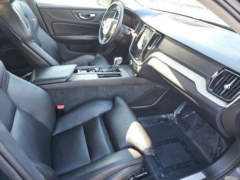 Used 2019 Volvo S60 T5 Inscription image 11