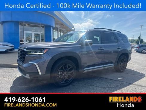 Certified 2025 Honda Pilot Touring image 2