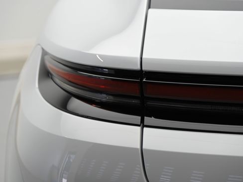 Used 2024 Porsche Panamera 4 image 15