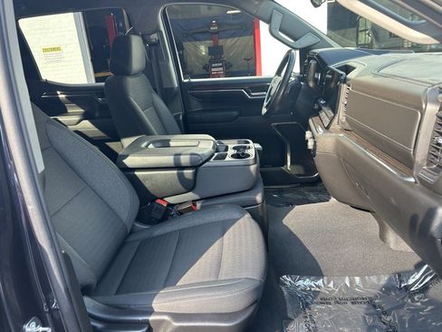 Used 2024 Chevrolet Silverado 1500 LT AWD/4WD image 25
