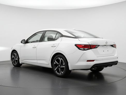 Used 2025 Nissan Sentra SV FWD image 6