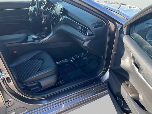 Used 2023 Toyota Camry SE FWD image 14