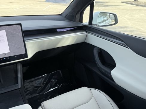 Used 2023 Tesla Model X Plaid image 64