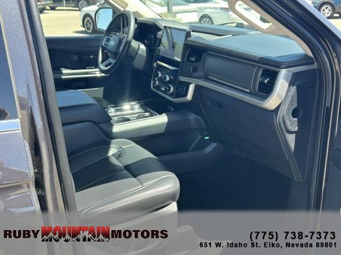 Used 2024 Ford Expedition XLT AWD/4WD image 28