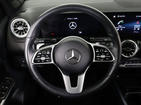 Used 2023 Mercedes-Benz GLB 250 4MATIC image 42