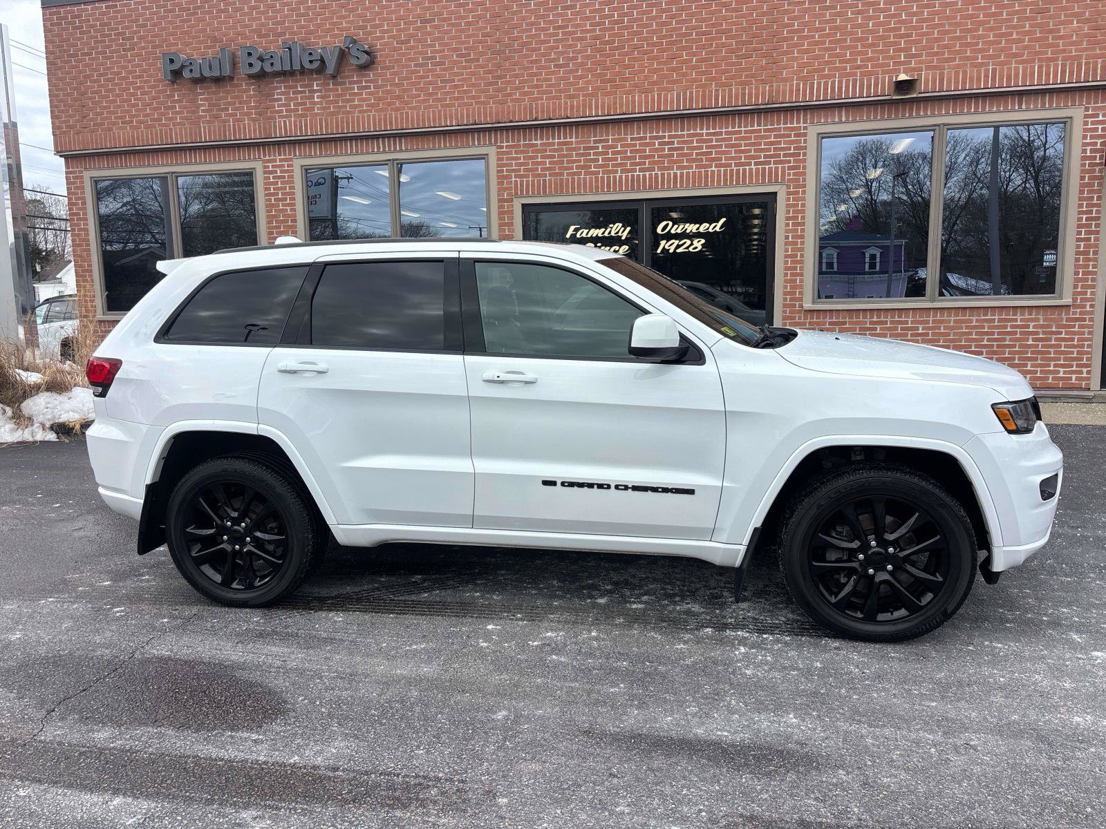 Used 2022 Jeep Grand Cherokee Laredo X AWD/4WD image 27